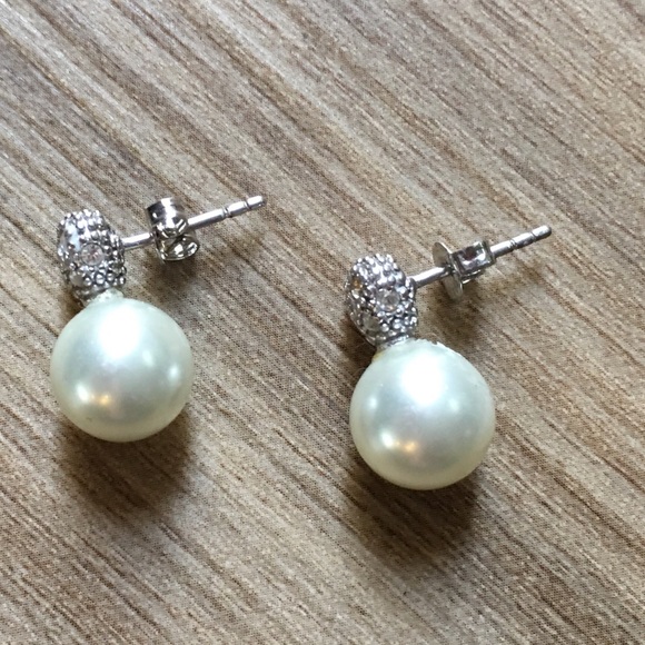 .925 Sterling Silver Pave Heart Earrings - Picture 4 of 8